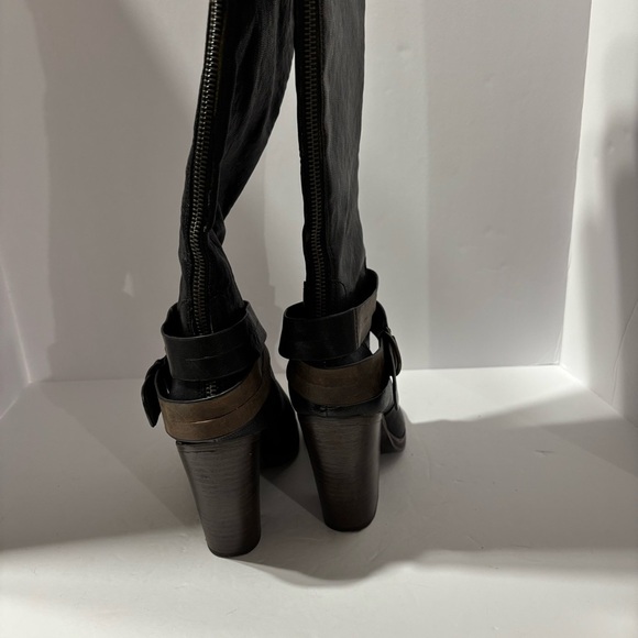 Steve Madden Z32127*
Rockiie Women's Black Leather Boot Size 8B - Picture 7 of 8